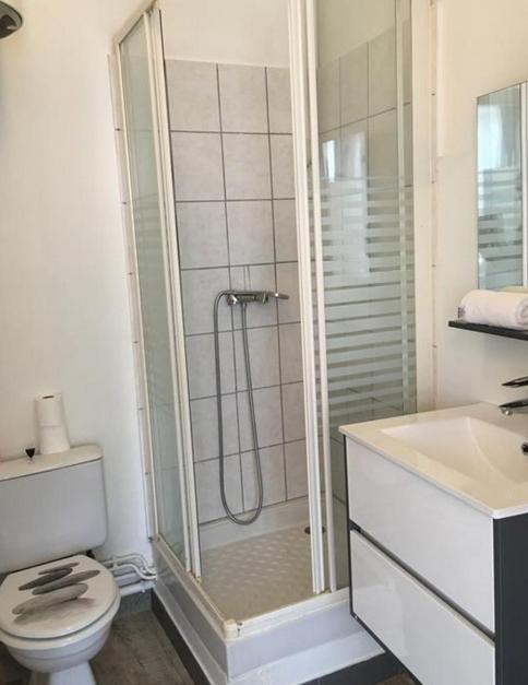 Studio Juno Beach Apartment Bayeux Bagian luar foto