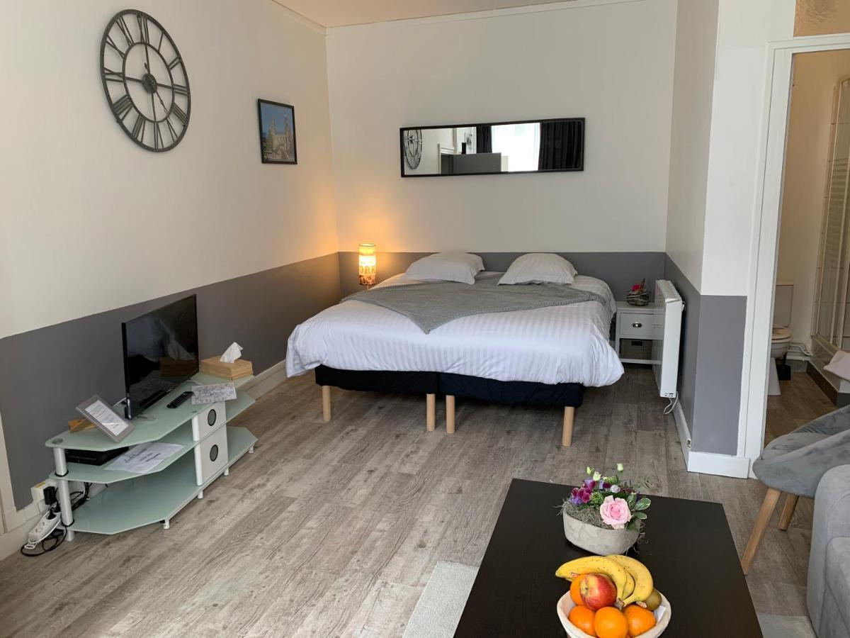 Studio Juno Beach Apartment Bayeux Bagian luar foto